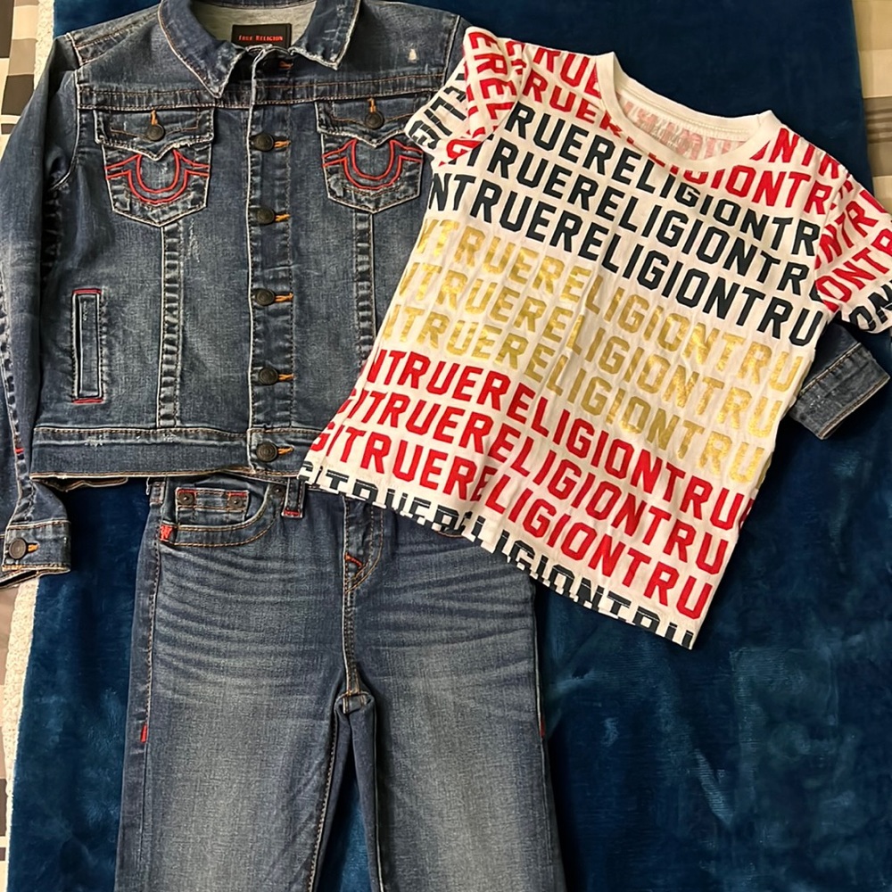 True Religion Apparel. New (no tags)